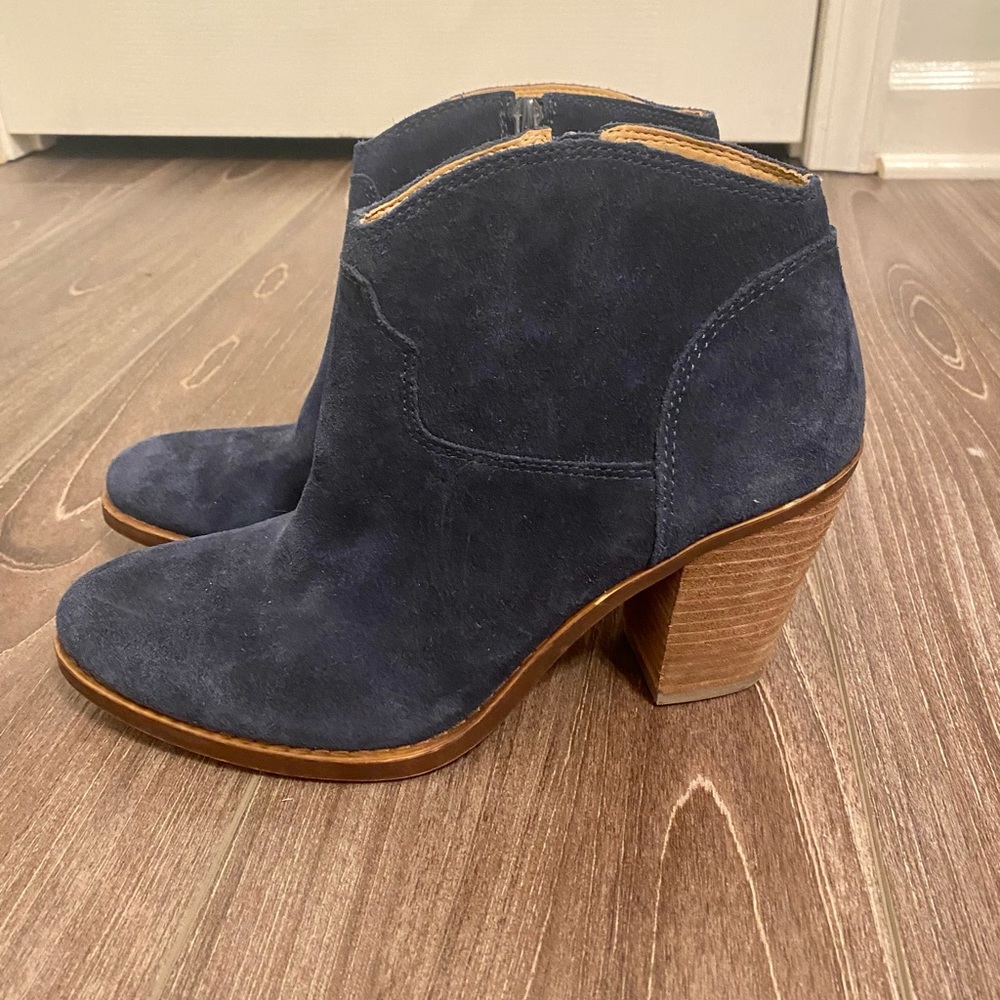 Lucky Brand booties never worn, super cute!
